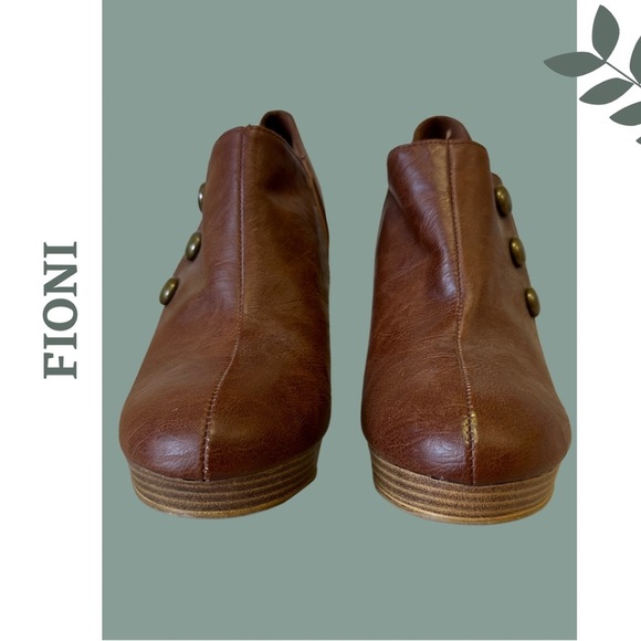 🛍️3/$40 Fioni Brown Platform Ankle Boot Stilleto Heel Button Detail Size 9 - Picture 5 of 8